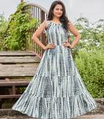 Classy And Girlish Top Dye Printed Kurti In Black Colour Rayon Fabric