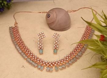 Green necklace-sets 1