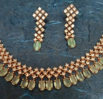 Green necklace-sets 3