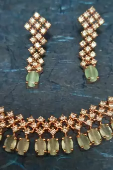 Green necklace-sets