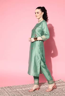 Green Floral Zari Embroidered Cotton Blend Kurta Pant Set 3