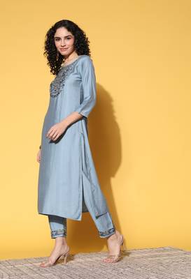 Grey Zari Sequence Embroidered Viscose Straight Kurta Pant Set 3