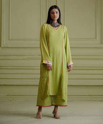 Aakar Green Kurta Set 3