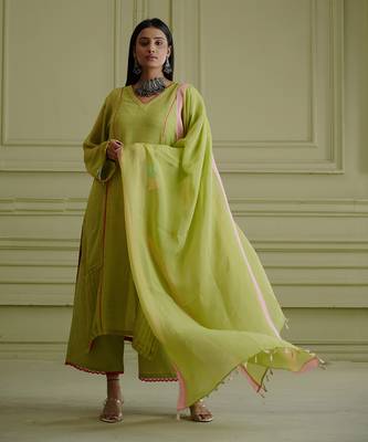Aakar Green Kurta Set 4