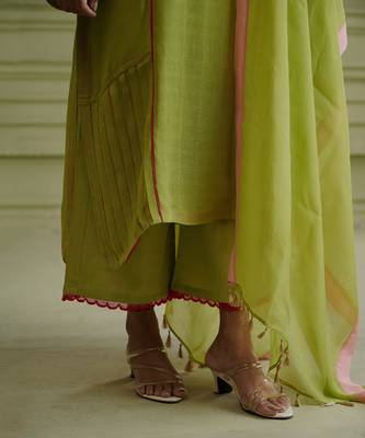 Aakar Green Kurta Set 6