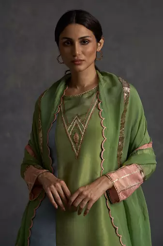 Sunehri Straight Kurta Set