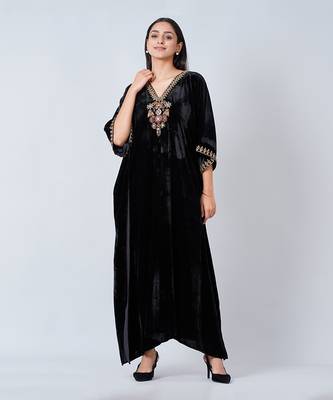 Black Gold Embroidered Silk Velvet Full Length Kaftan 3