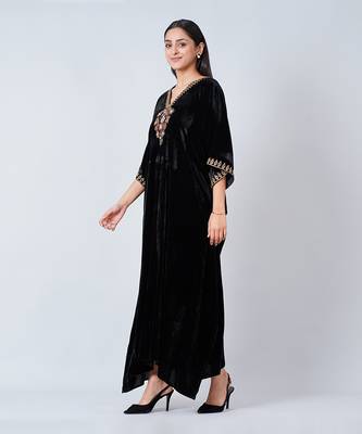 Black Gold Embroidered Silk Velvet Full Length Kaftan 4