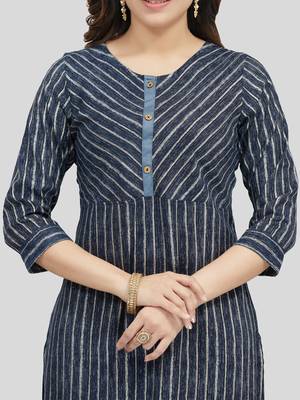 Navy-blue printed rayon long-kurtis 4
