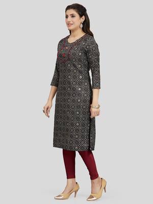 Black printed rayon long-kurtis 5