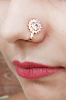 Gold diamond nose-ring