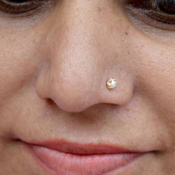 Gold pearl nose-ring 3
