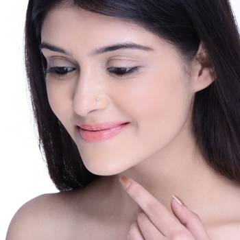 Gold diamond nose-ring 1