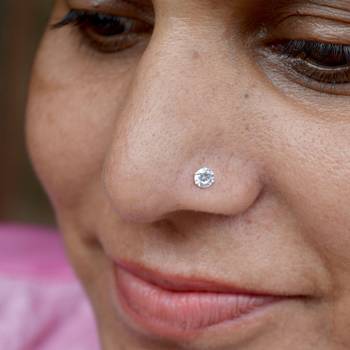 Silver diamond nose-ring 1