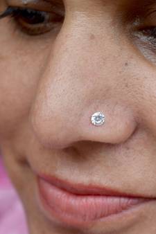 Silver diamond nose-ring
