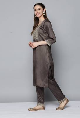 Grey embroidered silk blend salwar 3