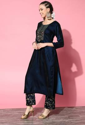 Teal embroidered velvet salwar 3