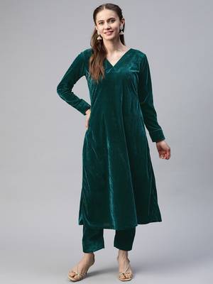 SHADES Bottle Green Velvet Suit (Set of 2) 1