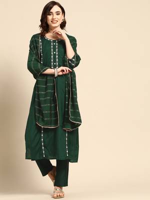 Green Handwork Embroidered Muslin Kurta and Trouser with Dupatta. 1