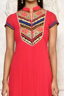 Red embroidered georgette kurta &-sets
