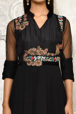 Black embroidered georgette kurta &-sets 5