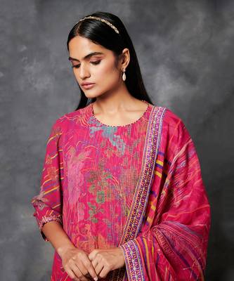 Konyak Pink Kurta Set with Dupatta 2