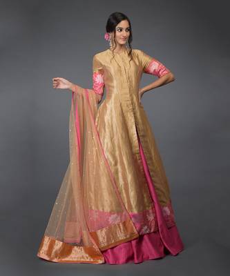 Gold- Pink Kimkhab Handwoven Banarasi Peshwa Kalidaar Outfit 6