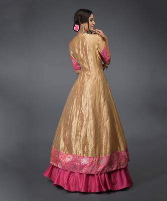 Gold- Pink Kimkhab Handwoven Banarasi Peshwa Kalidaar Outfit 7