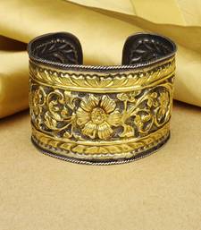 Sangeeta Boochra X Payal Singhal  Leyla Silver Bangle