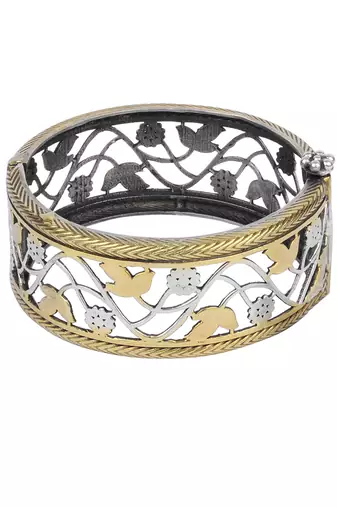 Sangeeta Boochra X Payal Singhal  Anya Silver Openable Bangle
