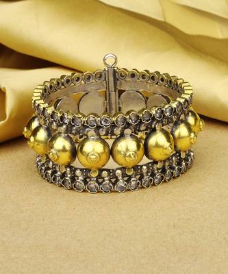Sangeeta Boochra X Payal Singhal Samira Silver Openable Bangle 1