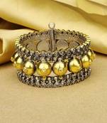 Sangeeta Boochra X Payal Singhal Samira Silver Openable Bangle