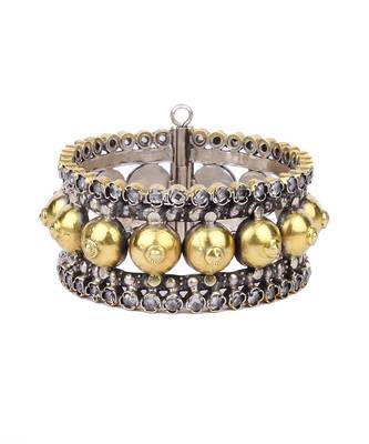 Sangeeta Boochra X Payal Singhal Samira Silver Openable Bangle 2