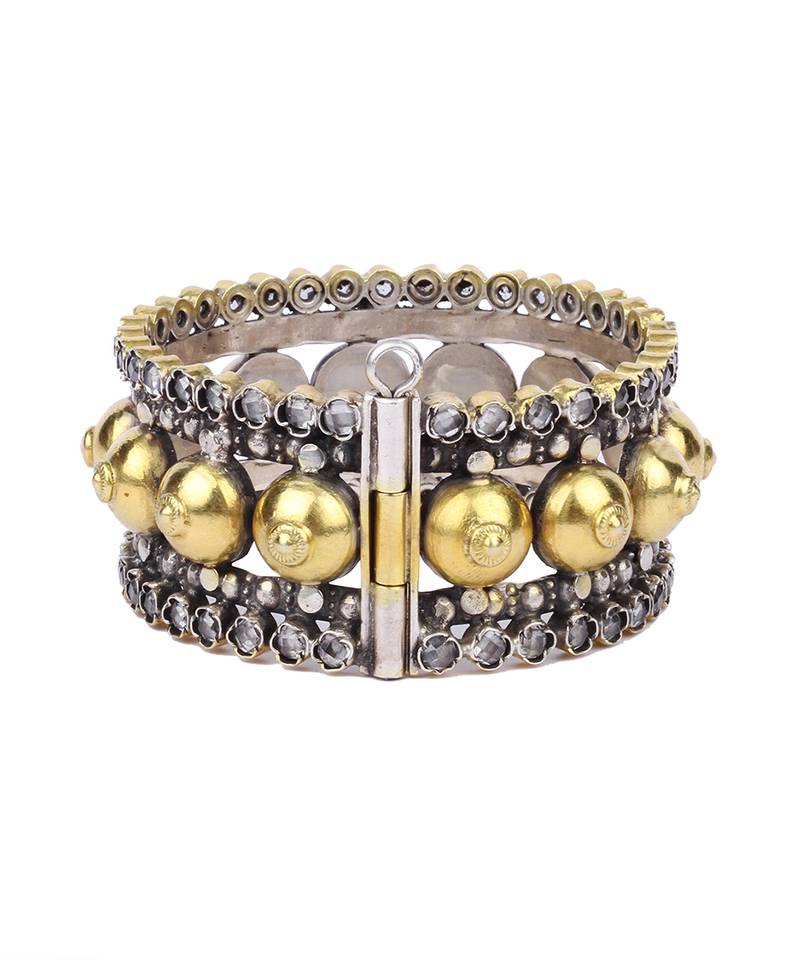 Sangeeta Boochra X Payal Singhal Samira Silver Openable Bangle