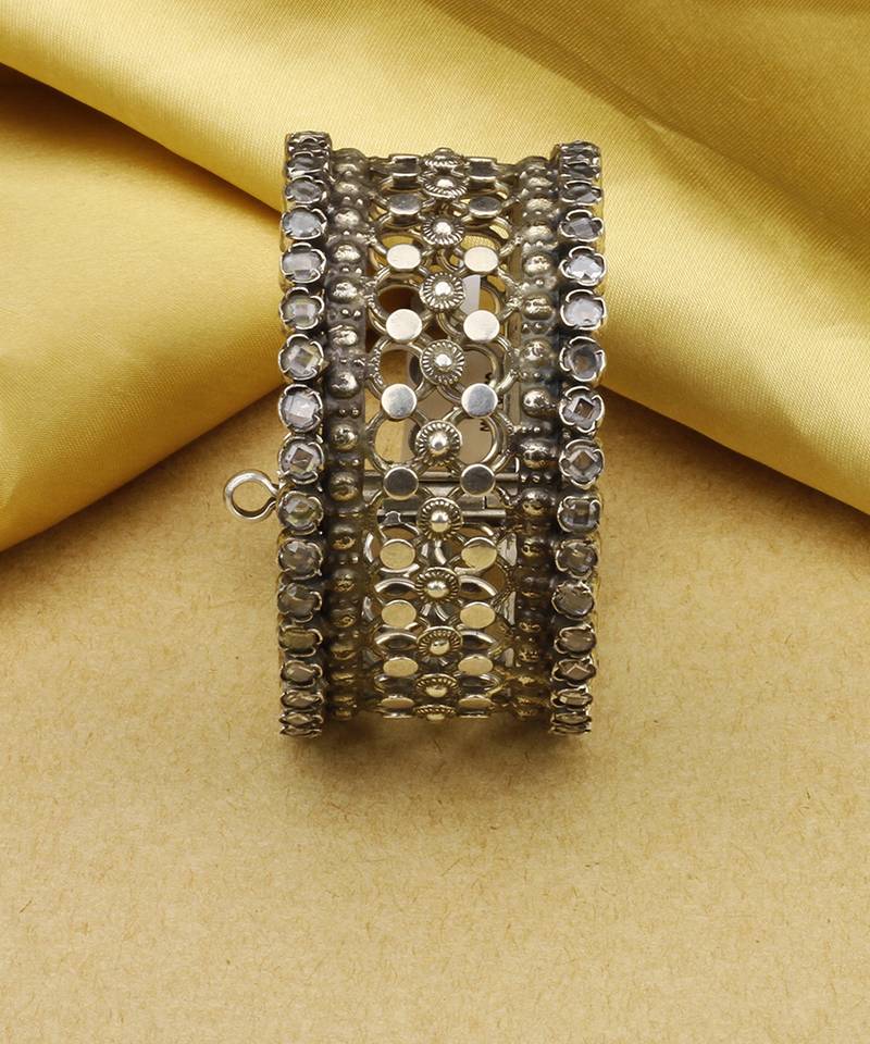 Sangeeta Boochra X Payal Singhal Rehya Silver Openable Bangle