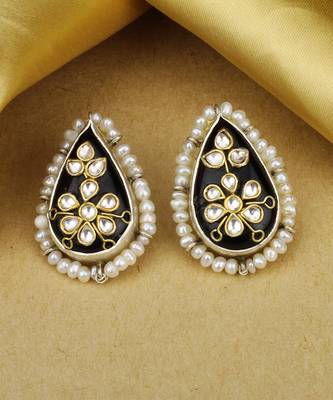 Sangeeta Boochra X Payal Singhal  Aayat Silver Earrings with Pearls 1