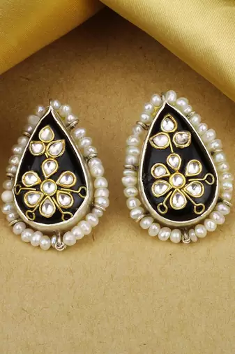 Sangeeta Boochra X Payal Singhal  Aayat Silver Earrings with Pearls