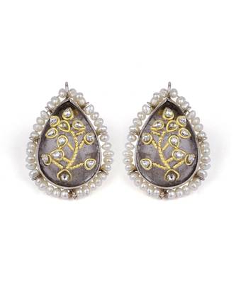 Sangeeta Boochra X Payal Singhal  Tahira Silver Crystal Stone Earring 3