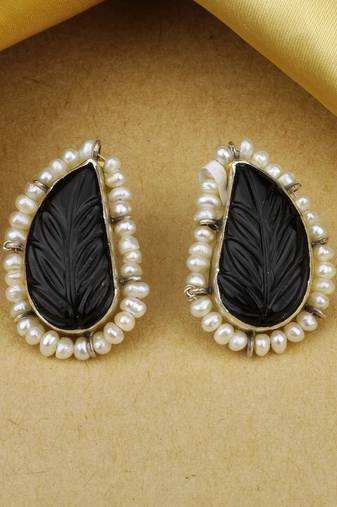 Sangeeta Boochra X Payal Singhal  Mehek Silver Earring with Pearls