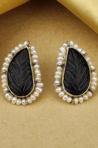 Sangeeta Boochra X Payal Singhal  Mehek Silver Earring with Pearls