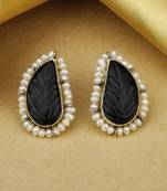 Sangeeta Boochra X Payal Singhal  Mehek Silver Earring with Pearls