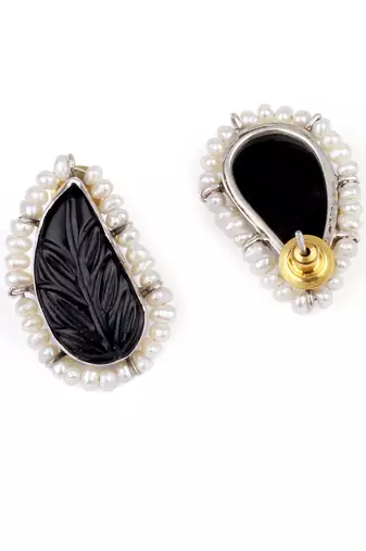 Sangeeta Boochra X Payal Singhal  Mehek Silver Earring with Pearls