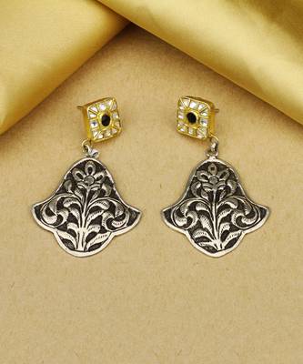 Sangeeta Boochra X Payal Singhal  Nisa Silver Earring with Kundan 1
