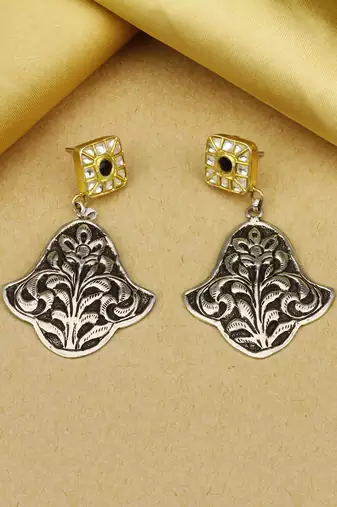 Sangeeta Boochra X Payal Singhal  Nisa Silver Earring with Kundan