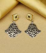 Sangeeta Boochra X Payal Singhal  Nisa Silver Earring with Kundan