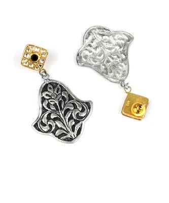 Sangeeta Boochra X Payal Singhal  Nisa Silver Earring with Kundan 2