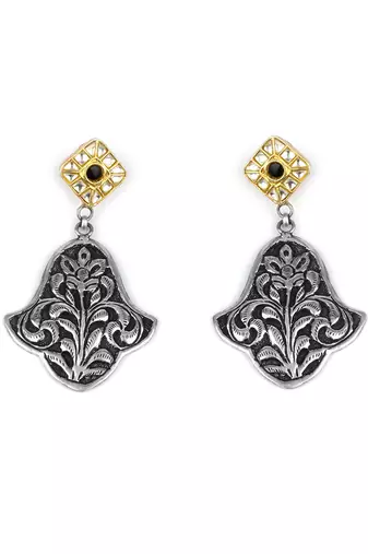 Sangeeta Boochra X Payal Singhal  Nisa Silver Earring with Kundan