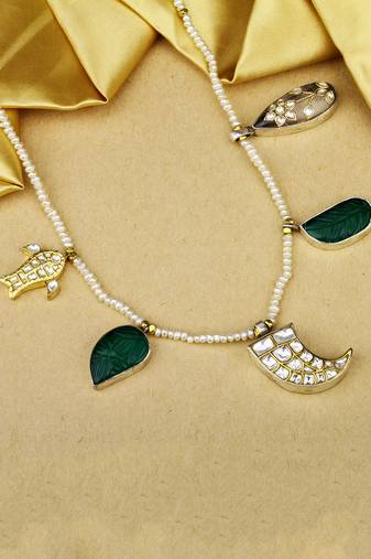 Sangeeta Boochra X Payal Singhal  Parveen Silver Necklace with Multiple Stones and Pearl Chain