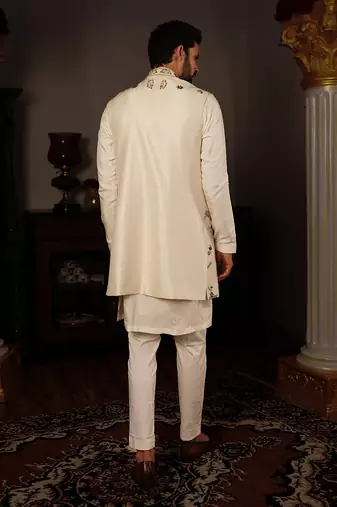 White Alya Bandi Set