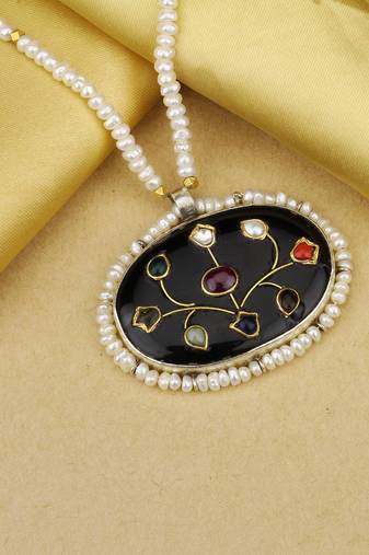Sangeeta Boochra X Payal Singhal  Seher Silver Pendant with Pearl Chain